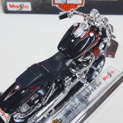 Kit 1 Quadro decorativo + 1 Miniatura 1/18 H-D 2009 FXSDFSE CVO Fat Bob Preto com caixa Harley-Davidson