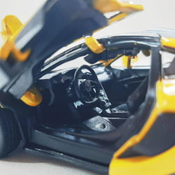 Mini 1/36 McLaren P1 edição limitada - Miniatura Escala 1/36