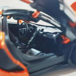 Mini 1/36 McLaren P1 edição limitada - Miniatura Escala 1/36