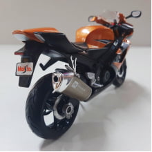 Miniatura Escala 1/12 Moto SUZUKI GSX-R1000