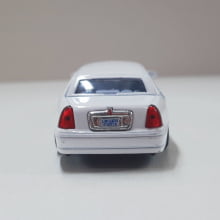 Miniaturas de Ferro 1999 Lincoln Town Limosine Car Stretch Limo Branco Escala 1/52