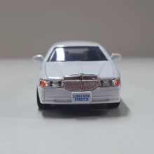 Miniaturas de Ferro 1999 Lincoln Town Limosine Car Stretch Limo Branco Escala 1/52