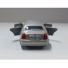 Miniaturas de Ferro 1999 Lincoln Town Limosine Car Stretch Limo Dourado Escala 1/52