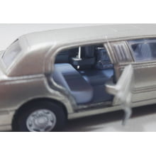 Miniaturas de Ferro 1999 Lincoln Town Limosine Car Stretch Limo Dourado Escala 1/52