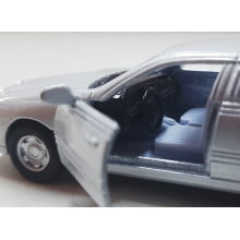 Miniaturas de Ferro 1999 Lincoln Town Limosine Car Stretch Limo Prata Escala 1/52