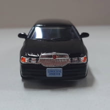 Miniaturas de Ferro 1999 Lincoln Town Limosine Car Stretch Limo Preto Escala 1/52