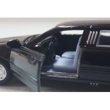 Miniaturas de Ferro 1999 Lincoln Town Limosine Car Stretch Limo Preto Escala 1/52