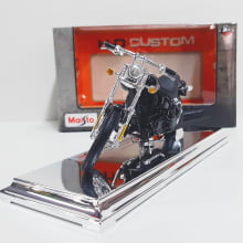 Kit 1 Quadro decorativo + 1 Miniatura 1/18 H-D 2002 FXSTB Night Train 02 Preto com caixa Harley-Davidson