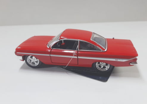 Miniatura 1961 Chevy Dom /Toretto Impala Velozes e Furiosos Escala 1/32