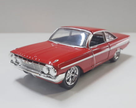 Miniatura 1961 Chevy Dom /Toretto Impala Velozes e Furiosos Escala 1/32