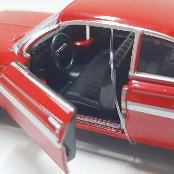 Miniatura 1961 Chevy Dom /Toretto Impala Velozes e Furiosos Escala 1/32