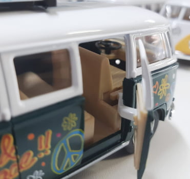 Mini 1/32 1962 Volkswagen Kombi Corujinha Com Prancha - Miniatura Escala 1/32