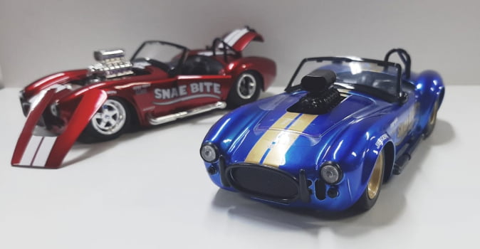 Miniatura 1965 Shelby Mordida de Cobra 427 S/C /Snake Bite Escala 1/24