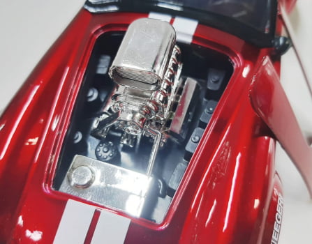 Miniatura 1965 Shelby Mordida de Cobra 427 S/C /Snake Bite Escala 1/24