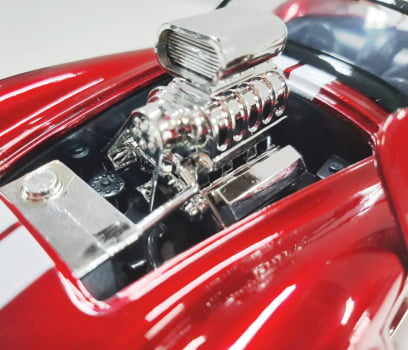 Miniatura 1965 Shelby Mordida de Cobra 427 S/C /Snake Bite Escala 1/24