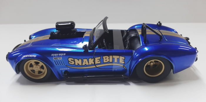 Miniatura 1965 Shelby Mordida de Cobra 427 S/C /Snake Bite Escala 1/24