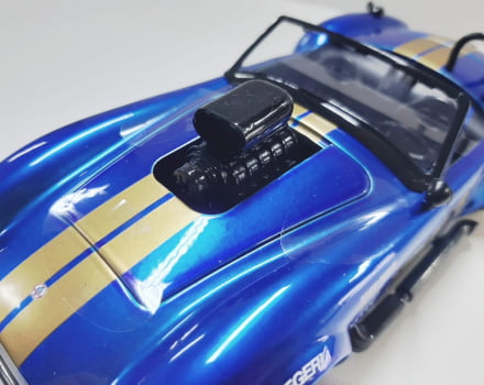 Miniatura 1965 Shelby Mordida de Cobra 427 S/C /Snake Bite Escala 1/24