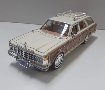 Mini 1/24 1979 Chrysler Lebaron Town & Country Wagon - Miniatura Escala 1/24