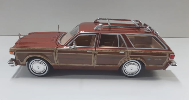 Mini 1/24 1979 Chrysler Lebaron Town & Country Wagon - Miniatura Escala 1/24