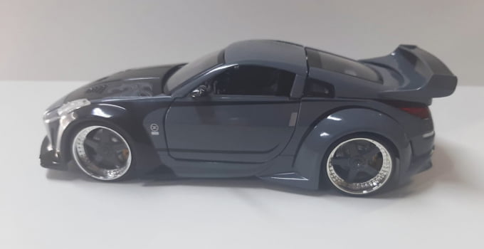 Miniatura 2003 Nissan 350Z Tunado Fairlady Z33 Velozes e Furiosos Jhonny Trank DK Escala 1/24