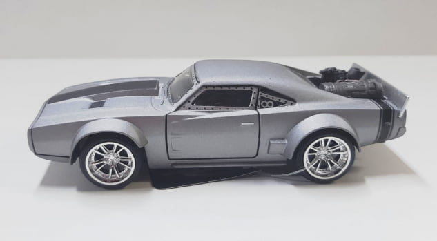 Miniatura 2017 Dodge Ice Charger Dom /Toretto FCA US LLC Velozes e Furiosos Escala 1/32