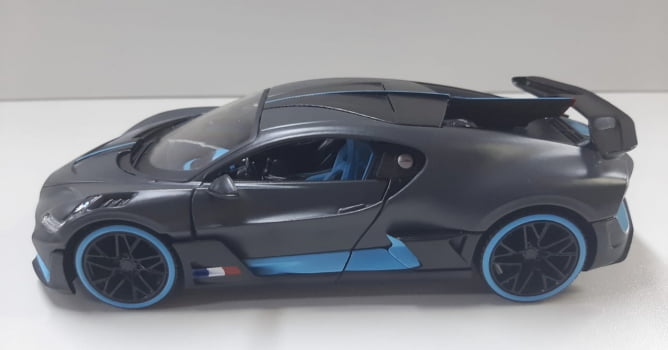 Mini 1/24 Bugatti Divo - Miniatura Escala 1/24