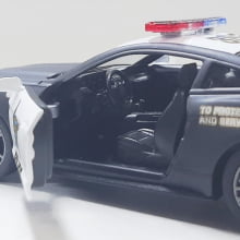 Miniatura Carrinho de Ferro 2015 Ford Mustang GT Policial Escala 1/36