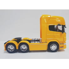 Miniatura Cavalo de Ferro Scannia Trucado V8 730 Amarelo Escala 1/32