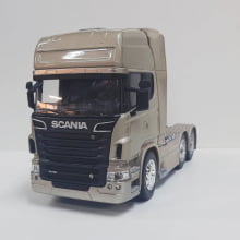 Miniatura Cavalo de Ferro Scannia Trucado V8 730 Dourado Escala 1/32