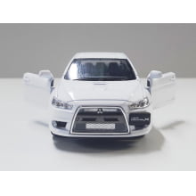 Miniatura de Ferro 2008 Mitsubishi Lancer Evo X Branco Escala 1/36