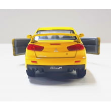 Miniatura de Ferro 2008 Mitsubishi Lancer Evo X Amarelo Escala 1/36