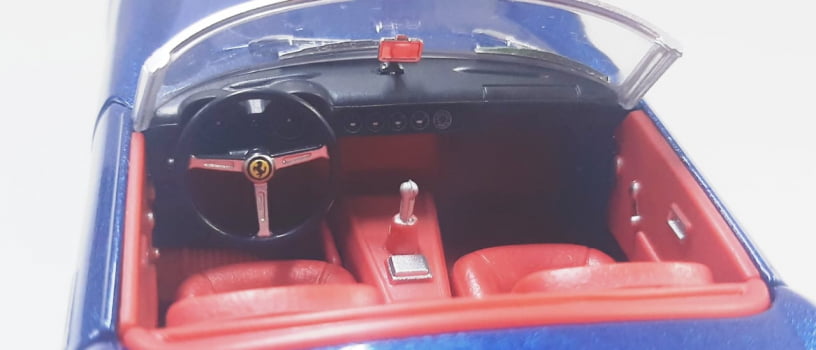 Miniatura de Ferro 250 California Ferrari BburagoEscala 1/24