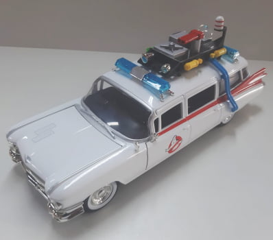 Miniatura de ferro Caça-Fantasmas ECTO-1 Cadillac Esc 1/24 _Ambulance Ghost Busters 