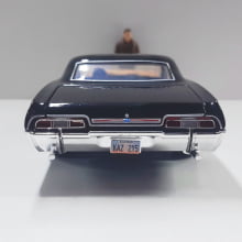 Miniatura de Ferro Chevrolet 1967 Impala SS Sport Sedan do Dean Supernatural Escala 1/24