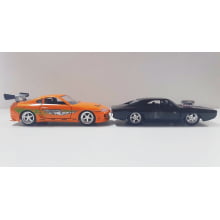 Miniaturas de Ferro Dodge Charger R/T Preto do Toretto e Toyota Supra do Brian Escala  1/32 Velozes e Furiosos