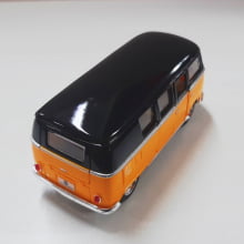 Miniatura de Ferro Volks 1962 Kombi Clássica Corujinha Amarelo com preto Escala 1/32