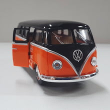 Miniatura de Ferro Volks 1962 Kombi Clássica Corujinha Laranja com preto Escala 1/32