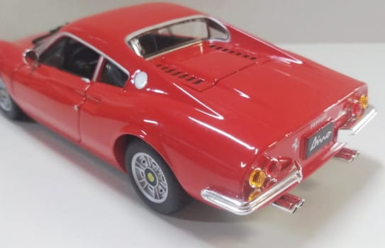 Miniatura Ferrari Dino 246 GT Escala 1/24