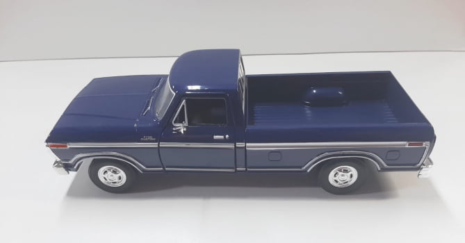 Mini 1/24 Ford F150 Custom Pickup - Miniatura Escala 1/24