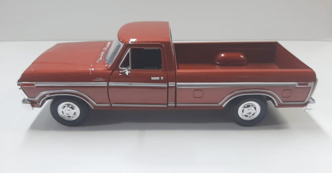 Mini 1/24 Ford F150 Custom Pickup - Miniatura Escala 1/24