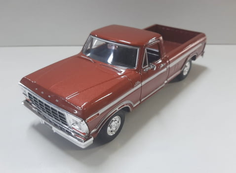 Mini 1/24 Ford F150 Custom Pickup - Miniatura Escala 1/24