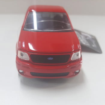 Miniatura 1999 Ford Braian F150 SVT Lightning Velozes e Furiosos Escala 1/32