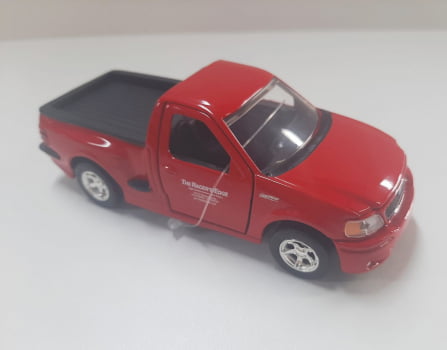 Miniatura 1999 Ford Braian F150 SVT Lightning Velozes e Furiosos Escala 1/32