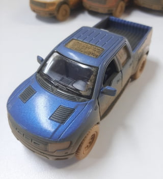 Mini 1/46 Ford F-150 Raptor Supercrew de Rali - Miniatura F-150 SVT Muddy Escala 1/46