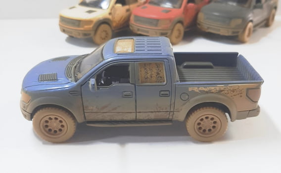 Mini 1/46 Ford F-150 Raptor Supercrew de Rali - Miniatura F-150 SVT Muddy Escala 1/46