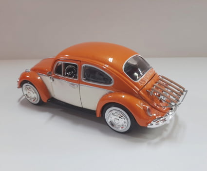 Mini 1/24 Fusca Volkswagen 1966 Beetle - Miniatura Escala 1/24 - com suporte para carga externa