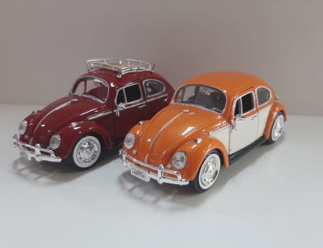 Mini 1/24 Fusca Volkswagen 1966 Beetle - Miniatura Escala 1/24 - com suporte para carga externa