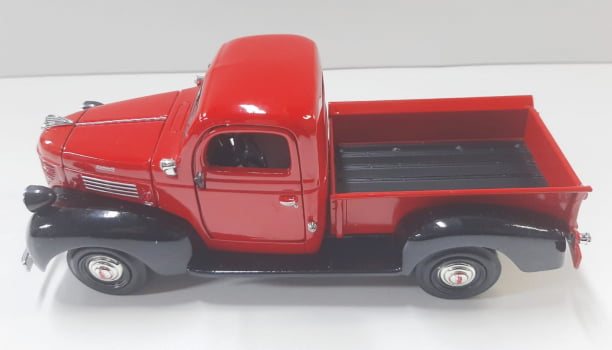 Mini 1/24 Plymouth 1941 Truck Chrysler - Miniatura Escala 1/24